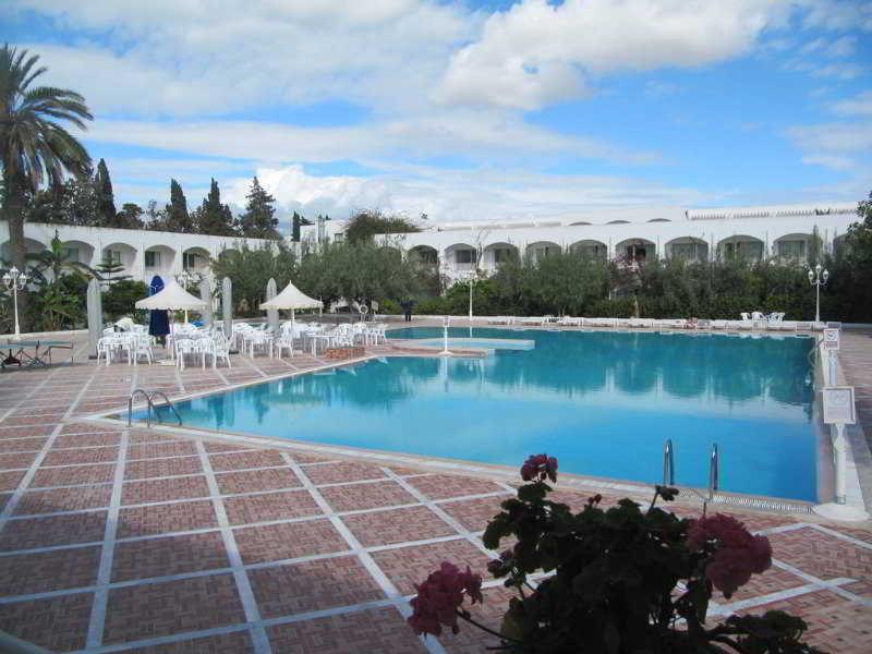 Le Hotel 4*