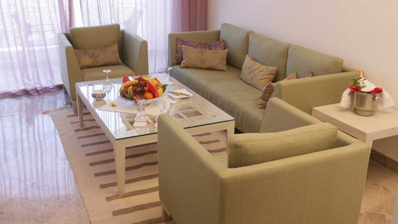 Le Hotel 4*